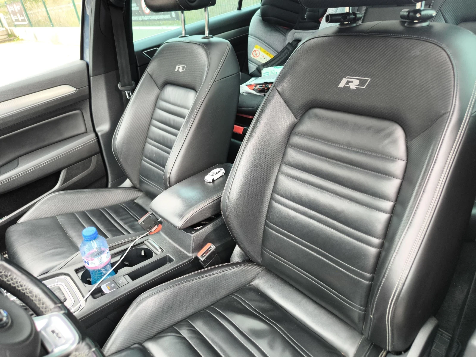 VW Passat 2.0TDI R-LINE, снимка 12 - Автомобили и джипове - 52929637