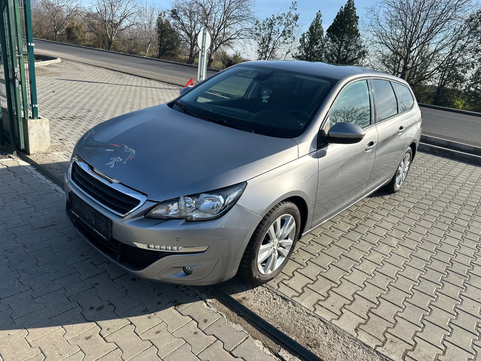 Peugeot 308 1.6hdi 99к.с Euro6  Лед Навигация  - изображение 8
