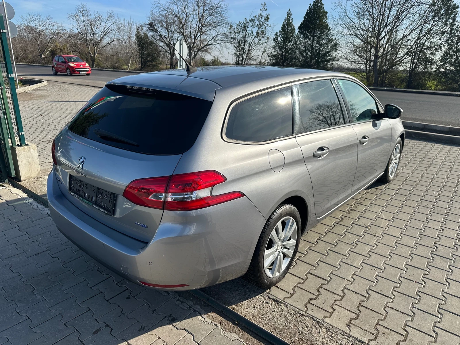 Peugeot 308 1.6hdi 99к.с Euro6  Лед Навигация  - изображение 4