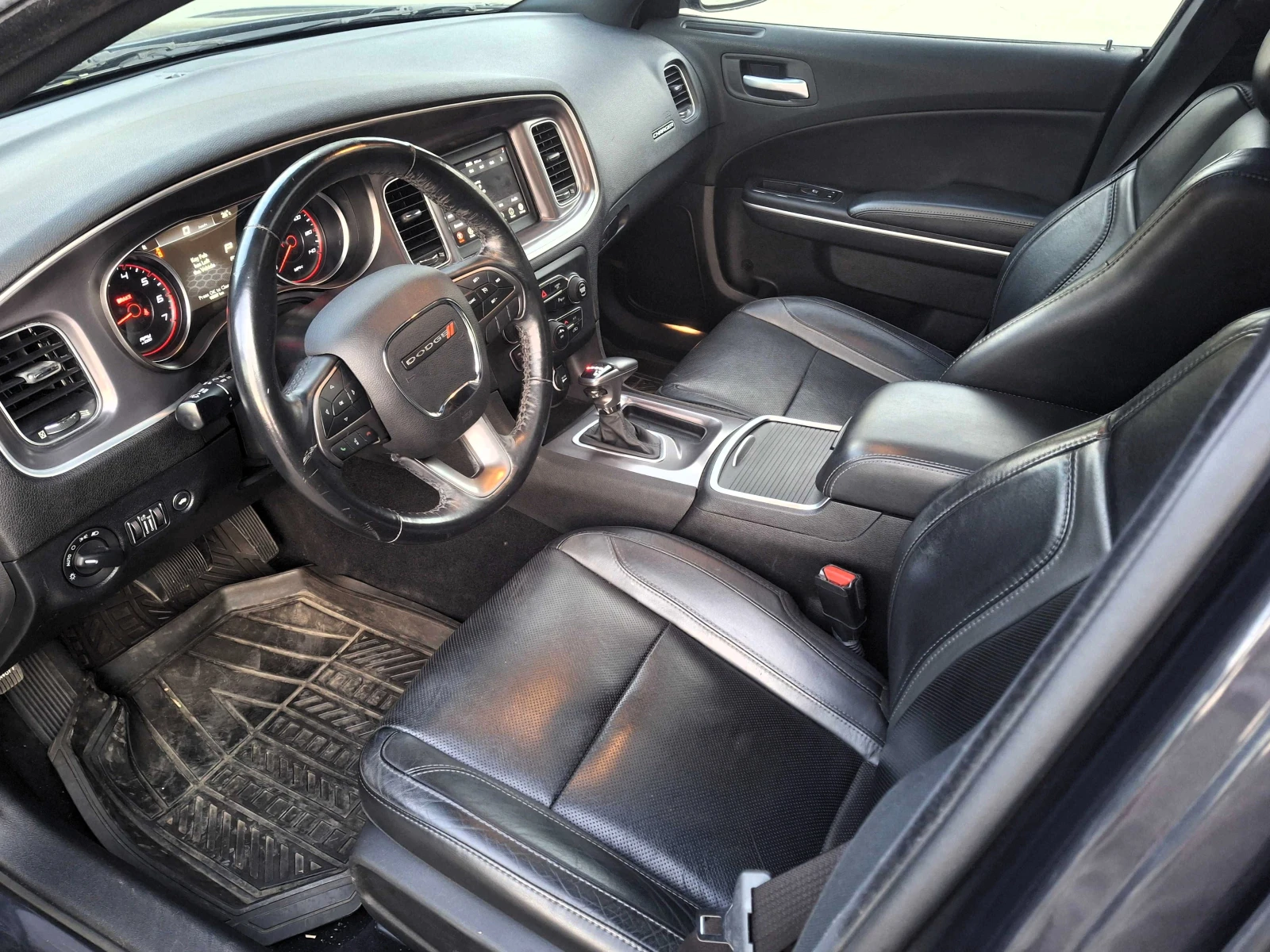 Dodge Charger Aвтоматик 8ZF, Pentastar, FULL, КОЖА, Камера, снимка 3 - Автомобили и джипове - 53914679