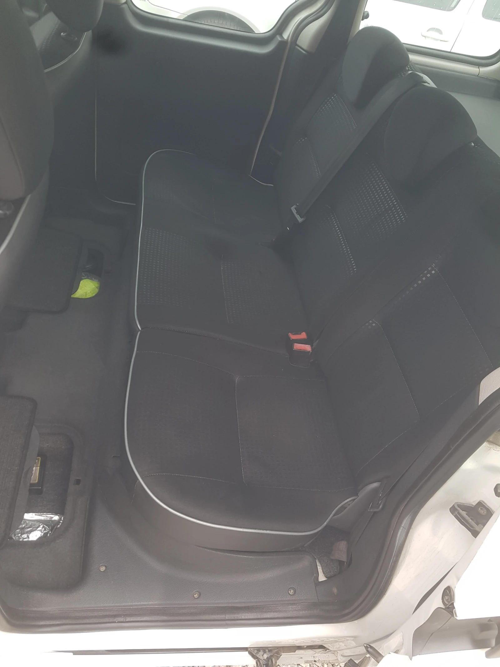 Peugeot Partner 2.0HDI, снимка 9 - Автомобили и джипове - 54482110
