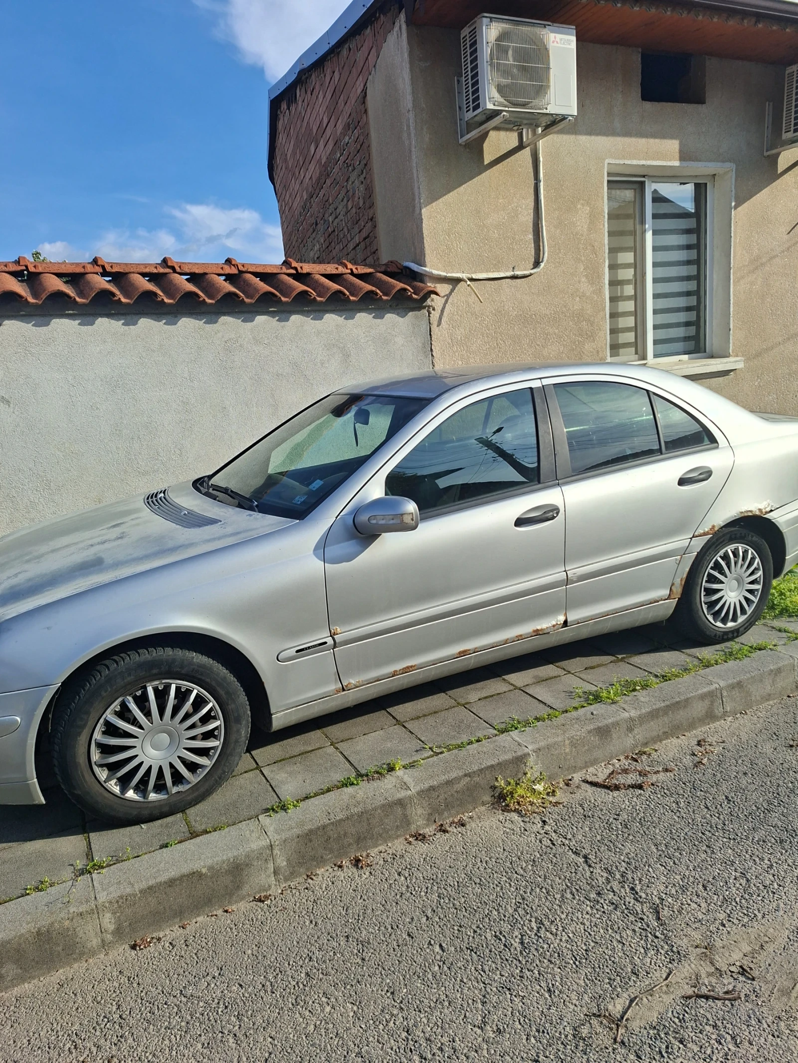 Mercedes-Benz C 200, снимка 2 - Автомобили и джипове - 54640230