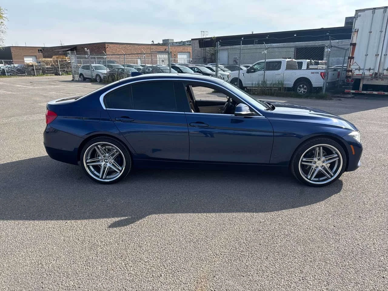 BMW 330 * 330i xDrive * CARFAX * ЦЕНА ДО БГ, снимка 3 - Автомобили и джипове - 54681767
