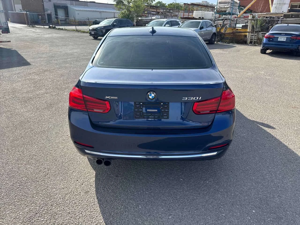 BMW 330 * 330i xDrive * CARFAX * ЦЕНА ДО БГ, снимка 4 - Автомобили и джипове - 54681767