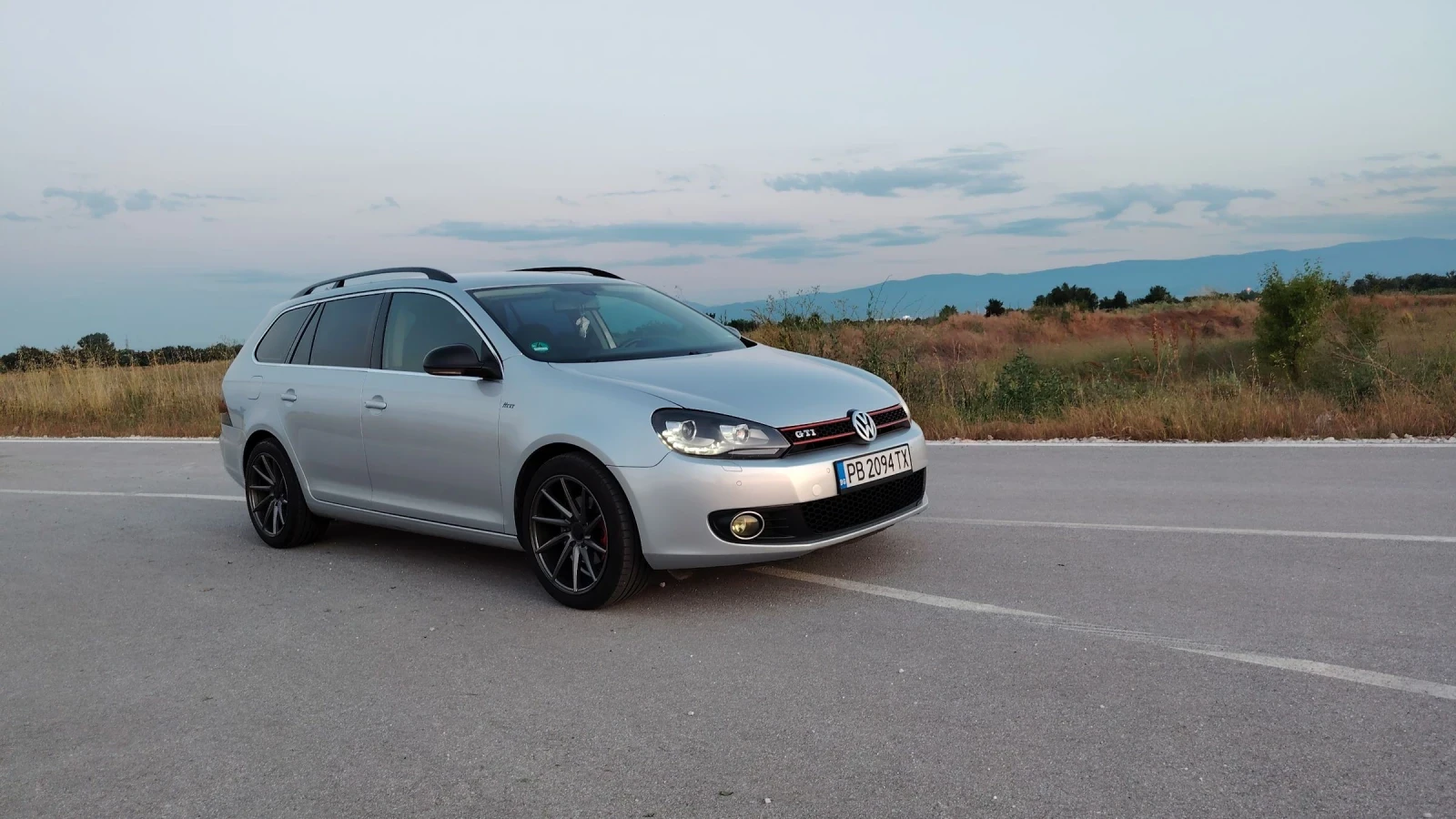 VW Golf 1.6TDI Variant , снимка 9 - Автомобили и джипове - 54812244