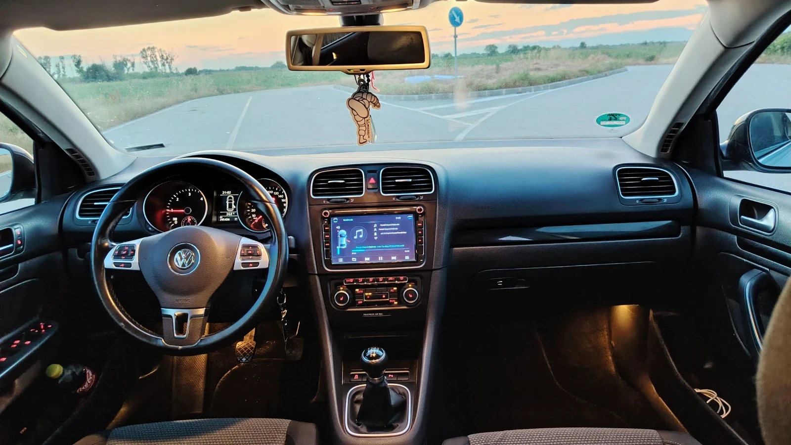 VW Golf 1.6TDI Variant , снимка 15 - Автомобили и джипове - 54812244