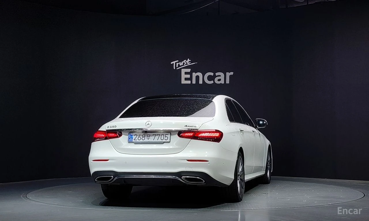Mercedes-Benz E 350 AMG* LINE* 4MATIC* BURMESTER* ОБДУХВАНЕ* ДИСТРОНИК, снимка 4 - Автомобили и джипове - 55047063