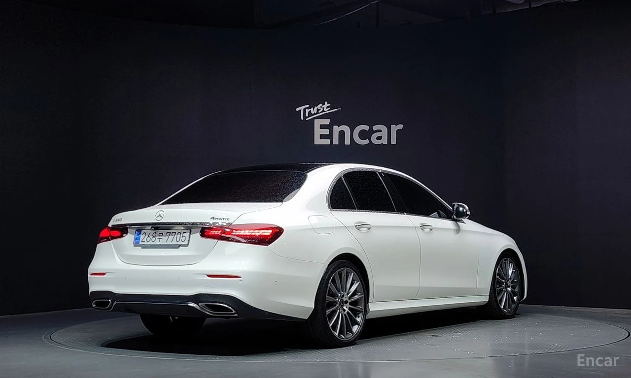 Mercedes-Benz E 350 AMG* LINE* 4MATIC* BURMESTER* ОБДУХВАНЕ* ДИСТРОНИК, снимка 2 - Автомобили и джипове - 55047063