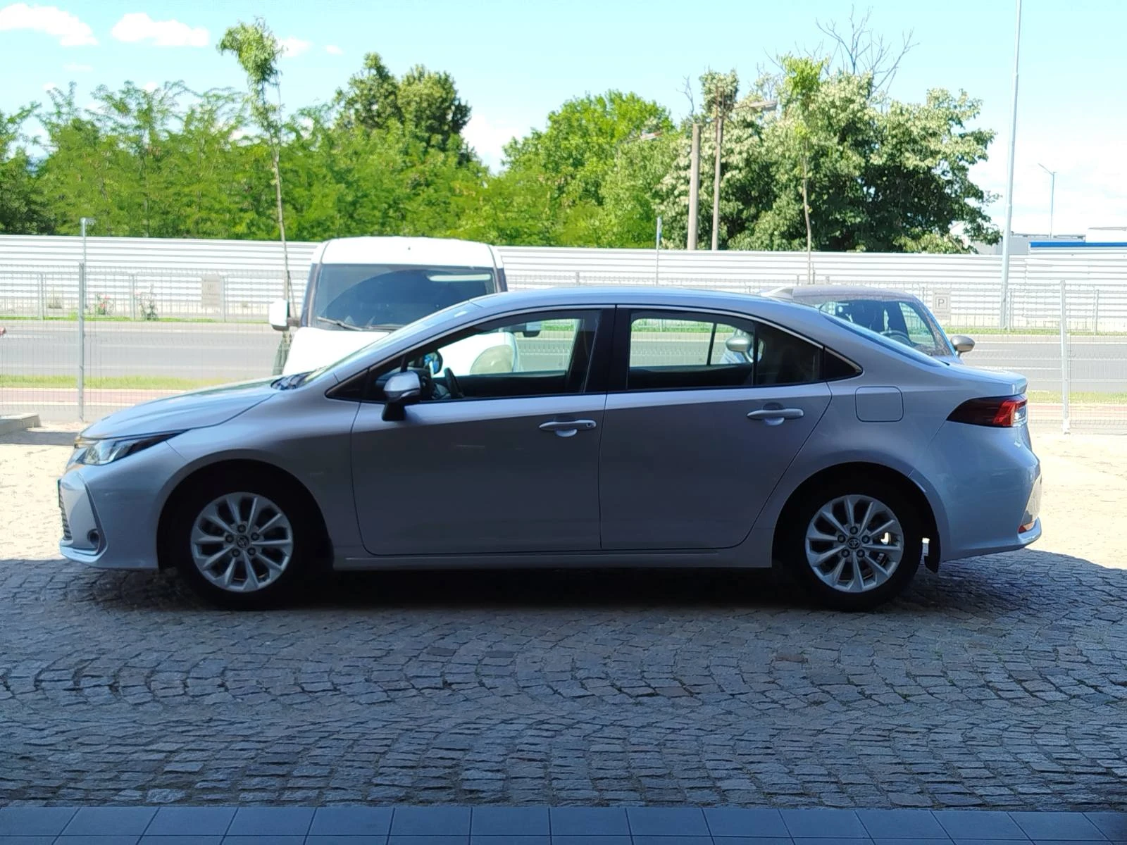Toyota Corolla 1.8Hybrid/ 122к.с./ E-CVT, снимка 8 - Автомобили и джипове - 55186742