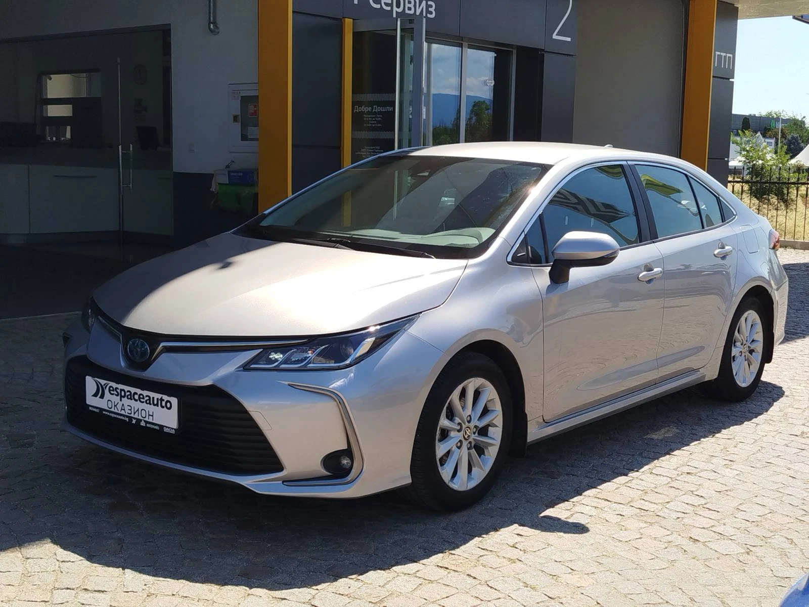 Toyota Corolla 1.8Hybrid/ 122к.с./ E-CVT
