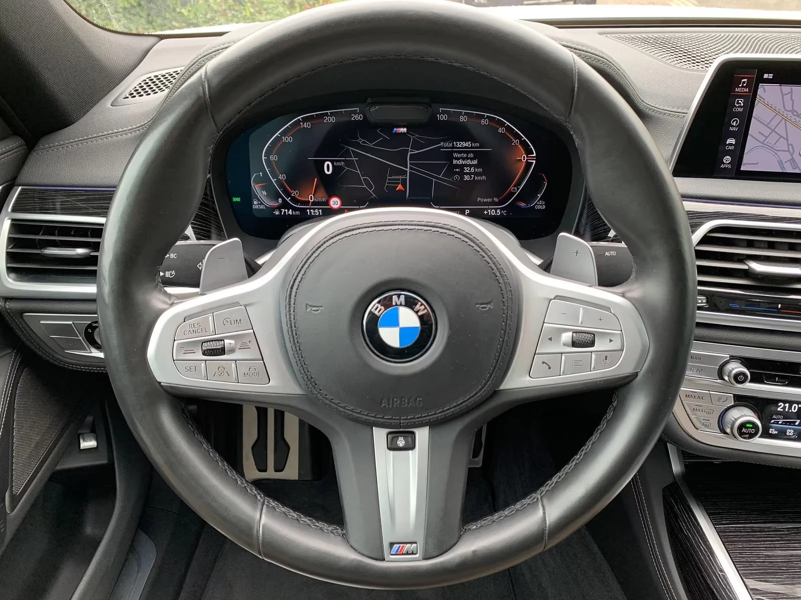 BMW 740 xDRIVE/340HP/M SPORT/PANO/HUD/H&K/MASS/667z, снимка 9 - Автомобили и джипове - 55484736
