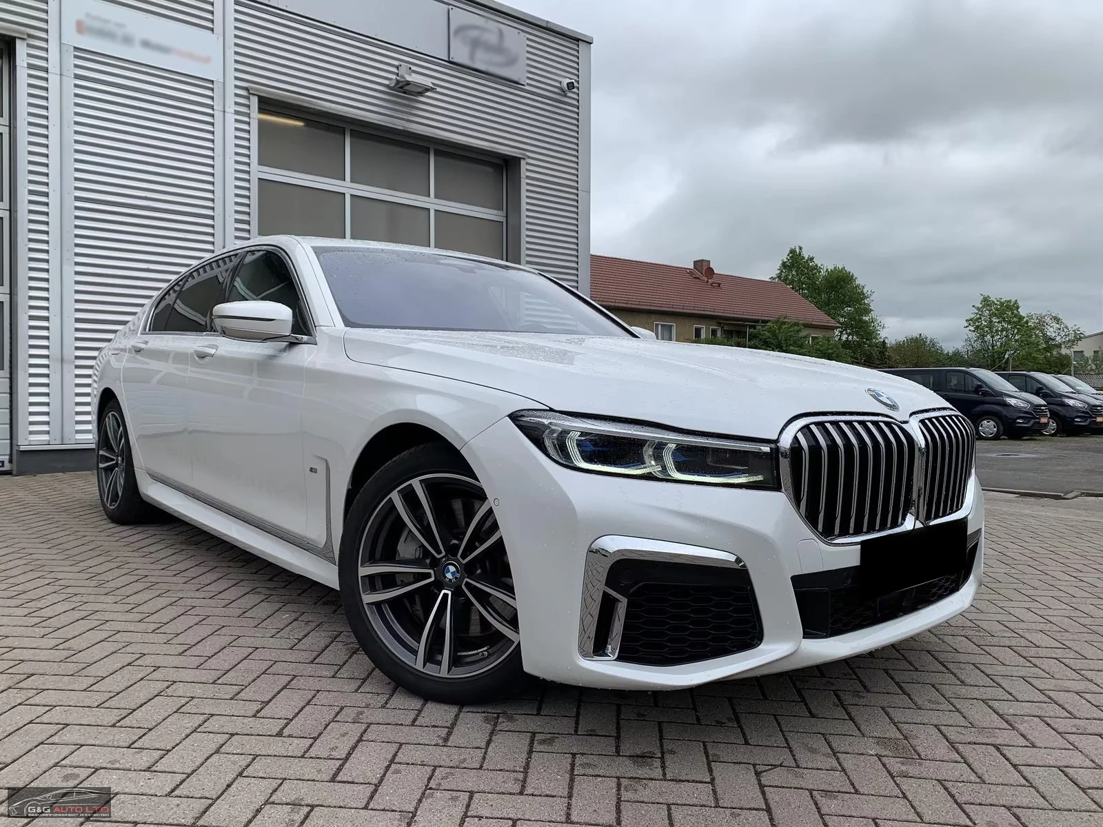 BMW 740 xDRIVE/340HP/M SPORT/PANO/HUD/H&K/MASS/667z, снимка 5 - Автомобили и джипове - 55484736