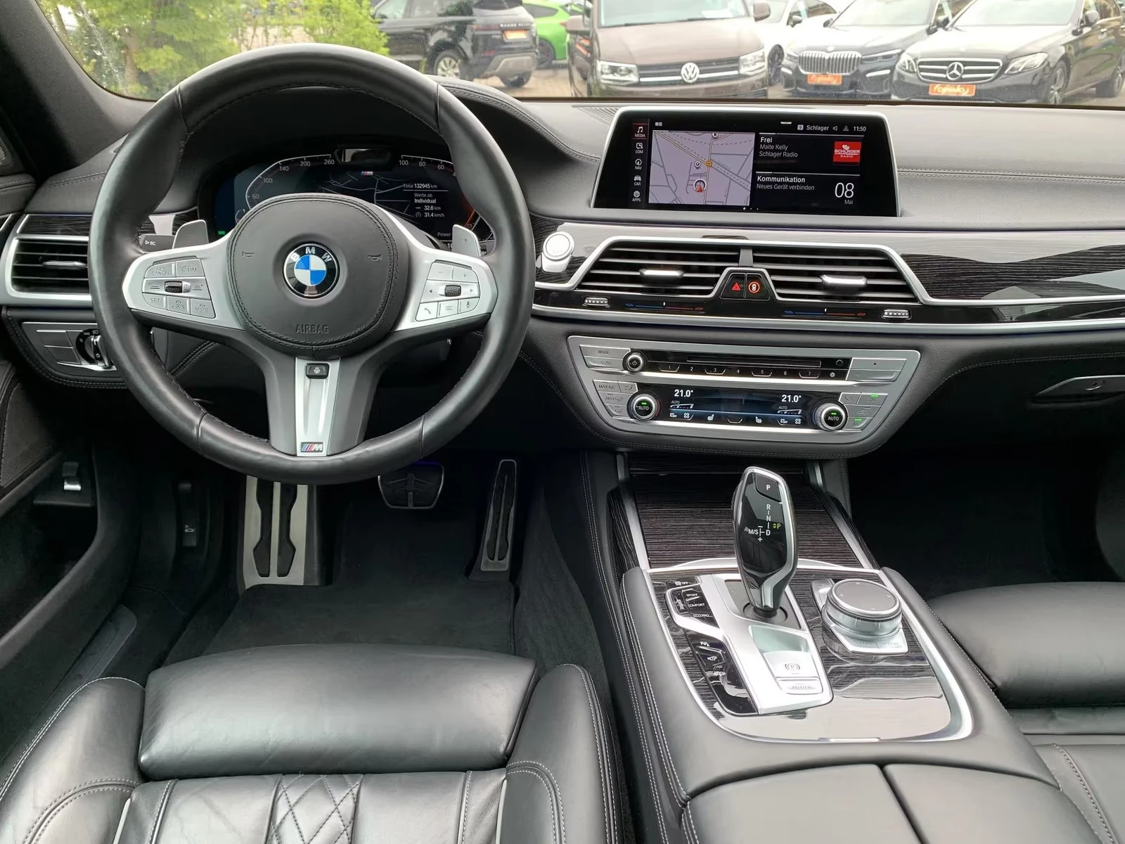 BMW 740 xDRIVE/340HP/M SPORT/PANO/HUD/H&K/MASS/667z, снимка 10 - Автомобили и джипове - 55484736