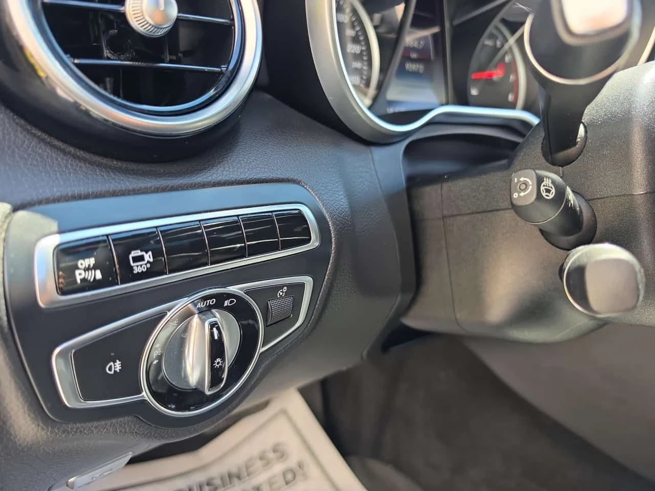 Mercedes-Benz C 300 * CARFAX * ОПЦИЯ ЗА АВТОКРЕДИТ * , снимка 16 - Автомобили и джипове - 55551698