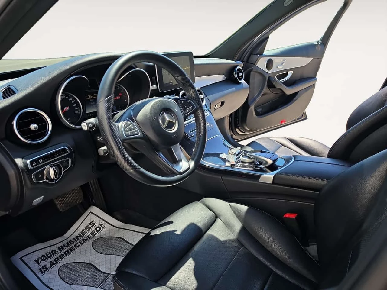 Mercedes-Benz C 300 * CARFAX * ОПЦИЯ ЗА АВТОКРЕДИТ * , снимка 5 - Автомобили и джипове - 55551698