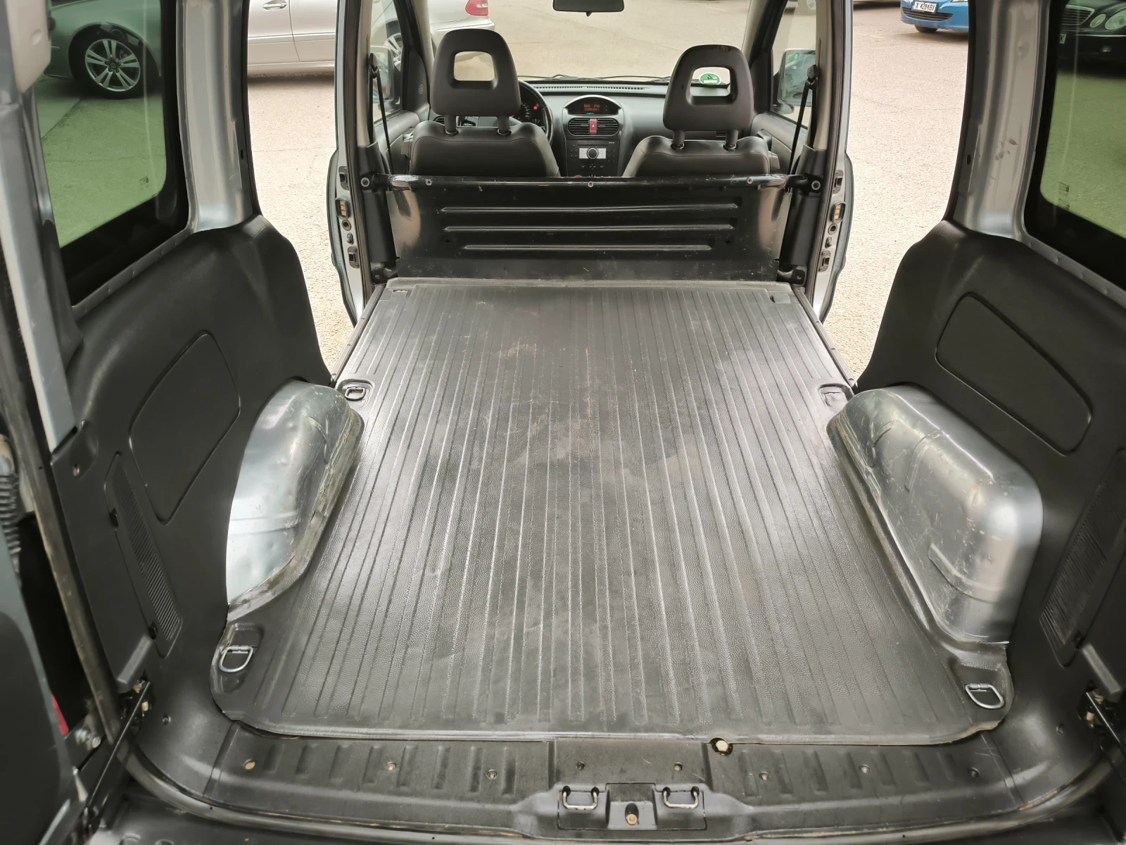 Opel Combo 1.4 90кс. Клима, снимка 10 - Автомобили и джипове - 55768726