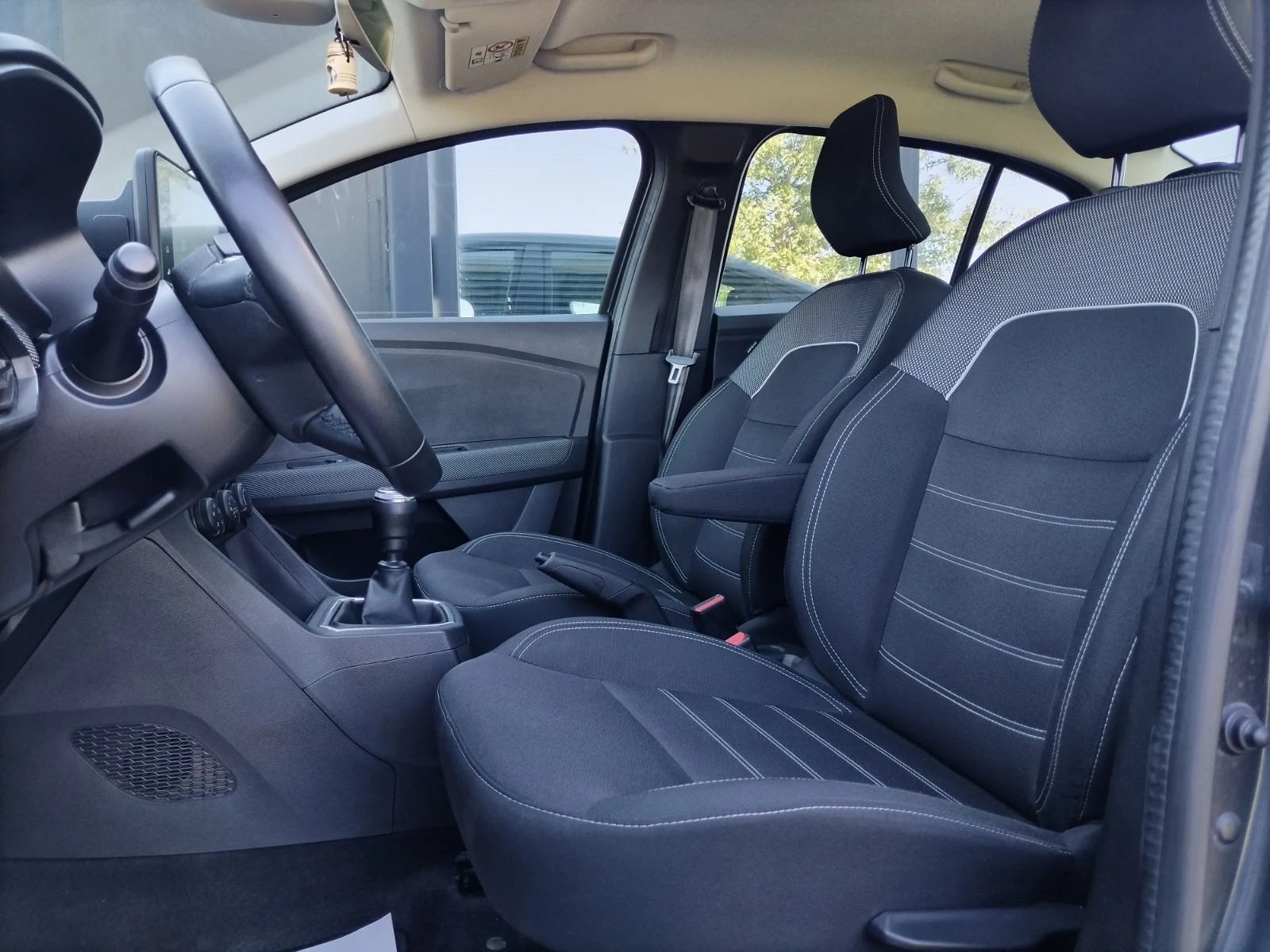 Dacia Logan 1.0Tce/100к.с./ECO-G, снимка 13 - Автомобили и джипове - 55811269