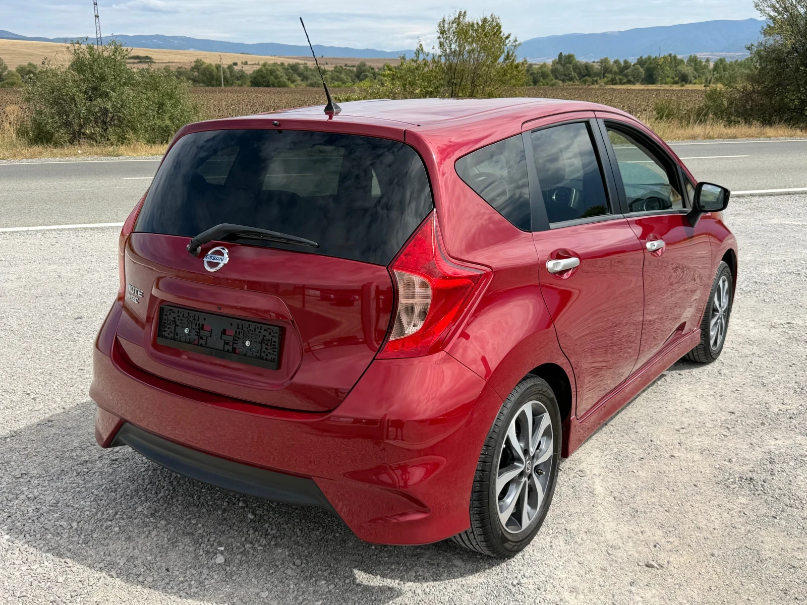 Nissan Note 1.2i N-TEC KEYLESS CAMERA NAVI SERVICE BOOK TUV E6, снимка 6 - Автомобили и джипове - 56093874