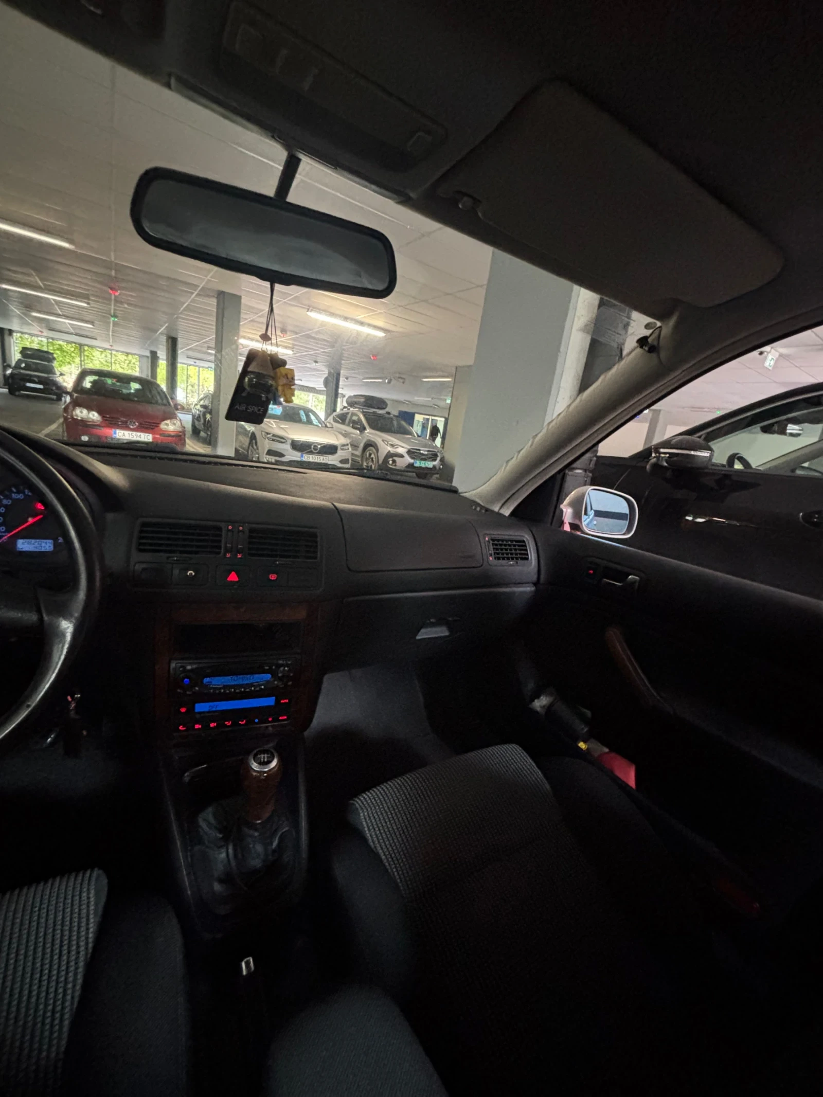 VW Bora, снимка 8 - Автомобили и джипове - 56249515