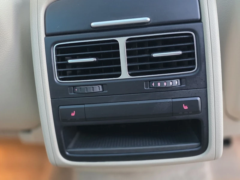 VW Touareg 3.0tdi Печка/ Панорама/ Би ксенон/ Топ , снимка 16 - Автомобили и джипове - 52725767