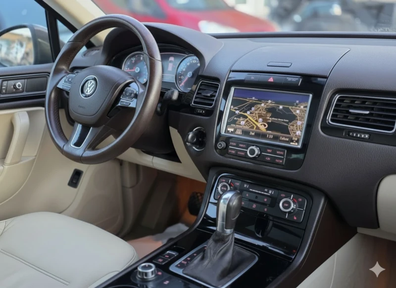 VW Touareg 3.0tdi Печка/ Панорама/ Би ксенон/ Топ , снимка 12 - Автомобили и джипове - 52725767