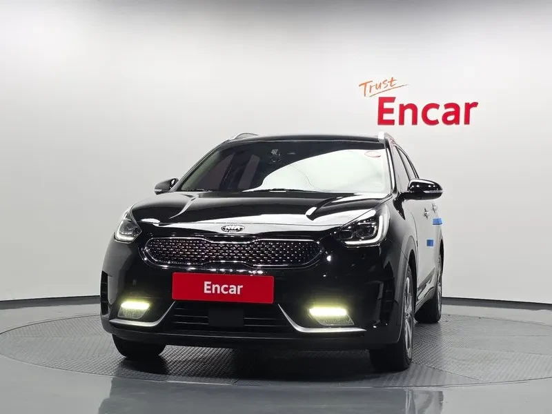 Kia Niro  Noblesse, снимка 3 - Автомобили и джипове - 56128238