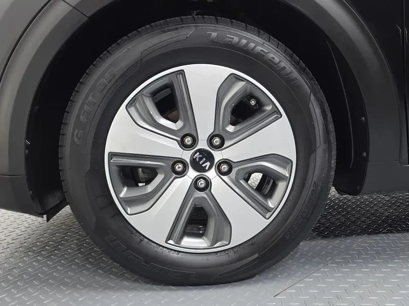 Kia Niro  Noblesse, снимка 5 - Автомобили и джипове - 56128238