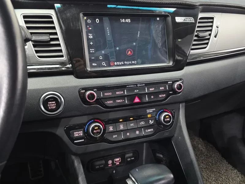 Kia Niro  Noblesse, снимка 13 - Автомобили и джипове - 56128238
