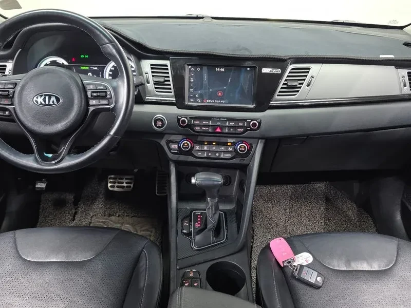 Kia Niro  Noblesse, снимка 7 - Автомобили и джипове - 56128238