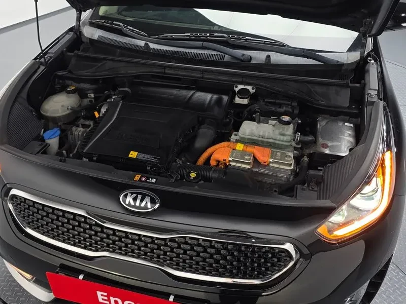 Kia Niro  Noblesse, снимка 6 - Автомобили и джипове - 56128238