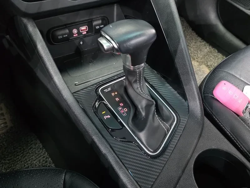 Kia Niro  Noblesse, снимка 9 - Автомобили и джипове - 56128238