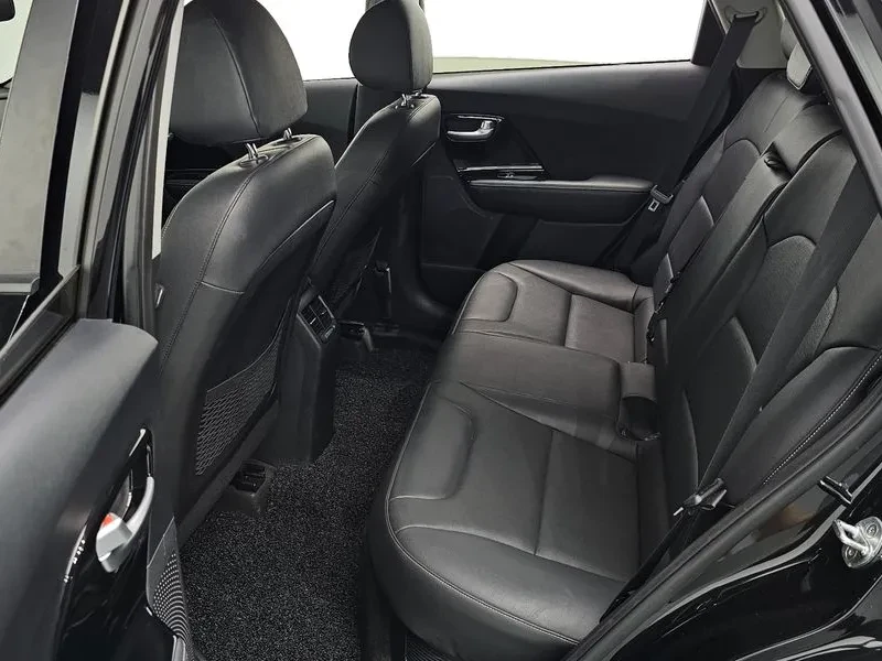 Kia Niro Prestige, снимка 10 - Автомобили и джипове - 56517475