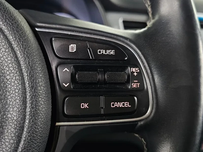 Kia Niro Prestige, снимка 16 - Автомобили и джипове - 56517475