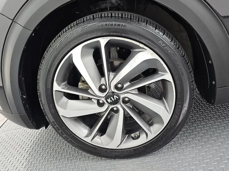 Kia Niro Prestige, снимка 4 - Автомобили и джипове - 56517475
