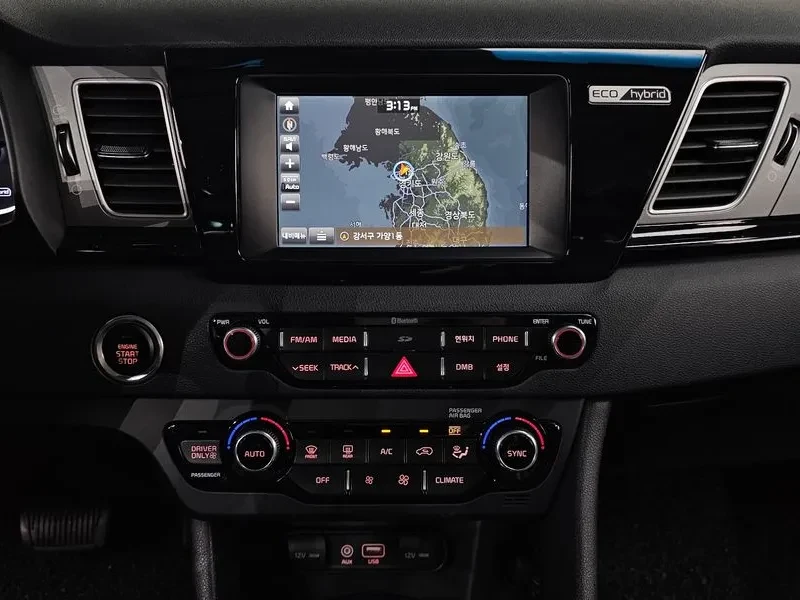 Kia Niro Prestige, снимка 12 - Автомобили и джипове - 56517475