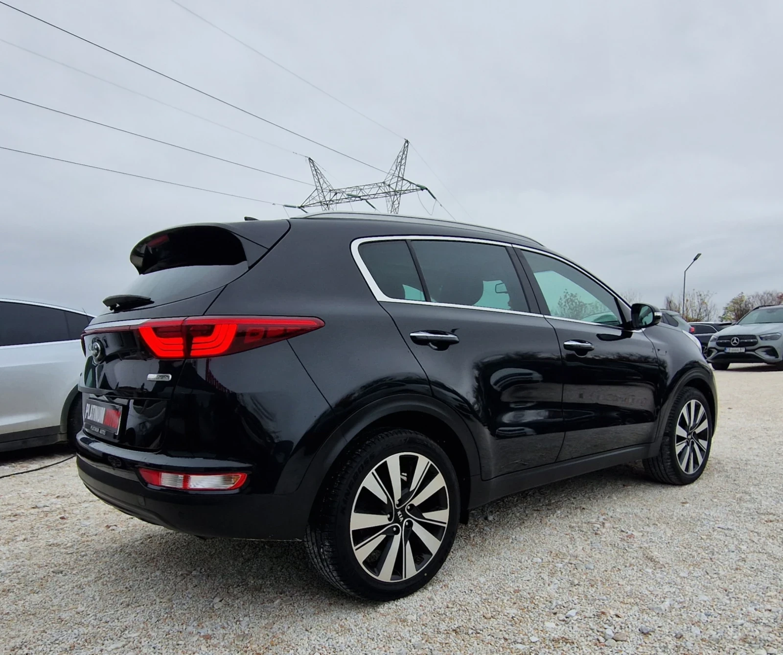 Kia Sportage 1.7CRDI/PANORAMA/JBL/PODGREV/KAMERA/MAXX FULL - изображение 3