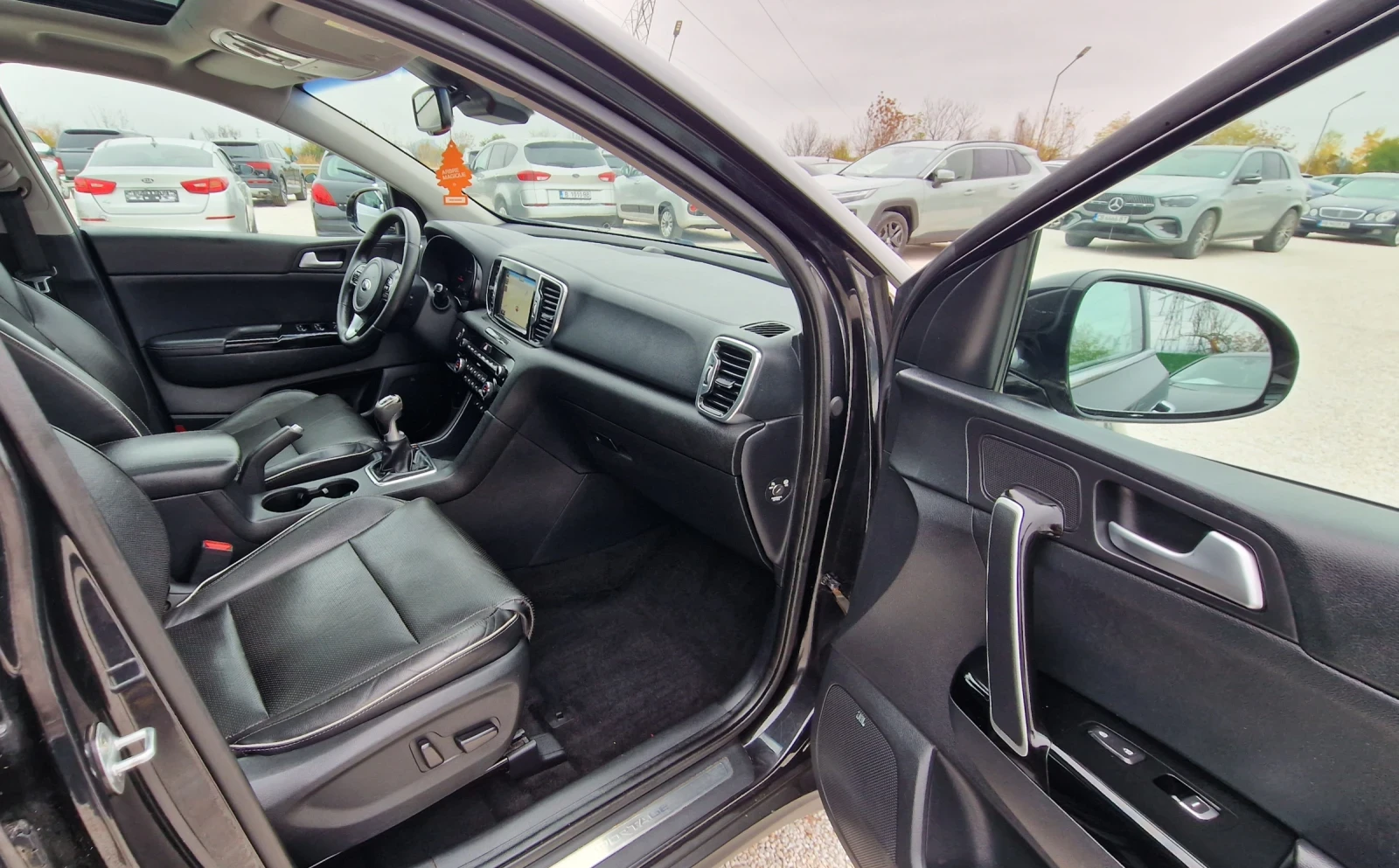 Kia Sportage 1.7CRDI/PANORAMA/JBL/PODGREV/KAMERA/MAXX FULL - изображение 8