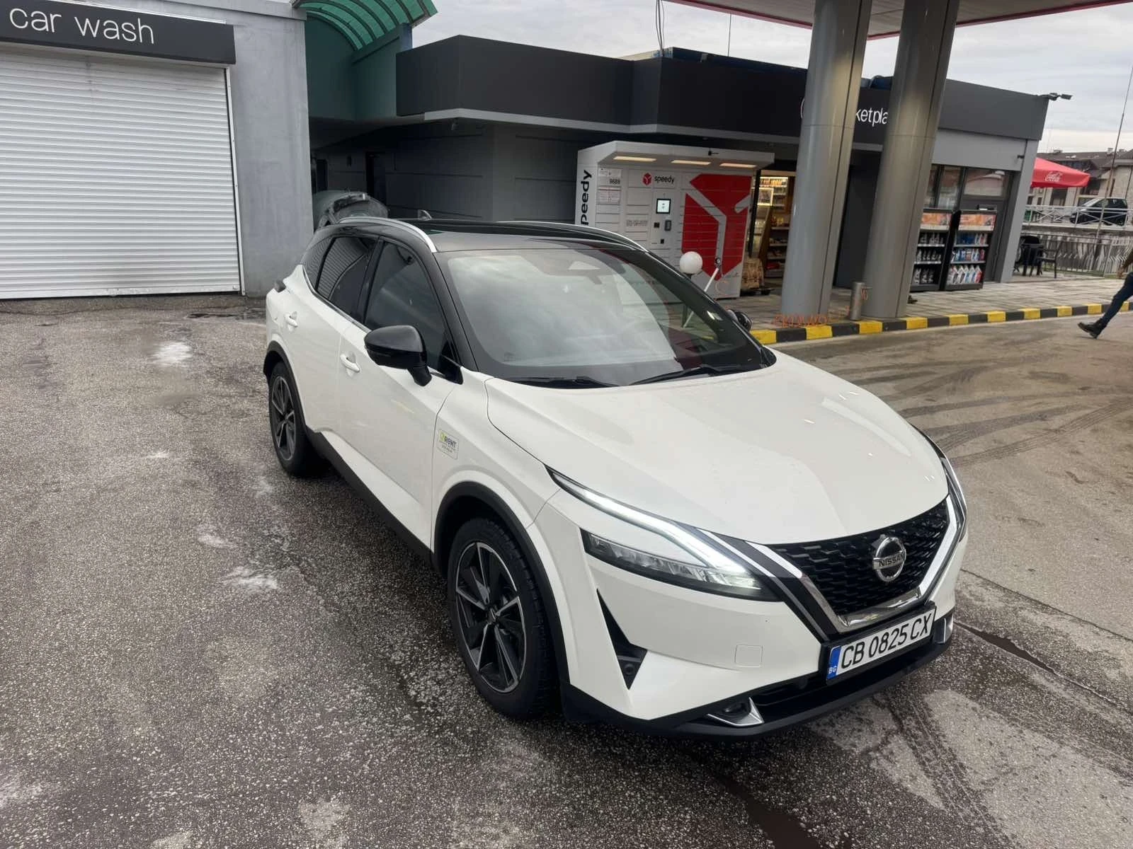 Nissan Qashqai 1.3DIG-T 2 WD TEKNA TWO TONE 73000km - изображение 3