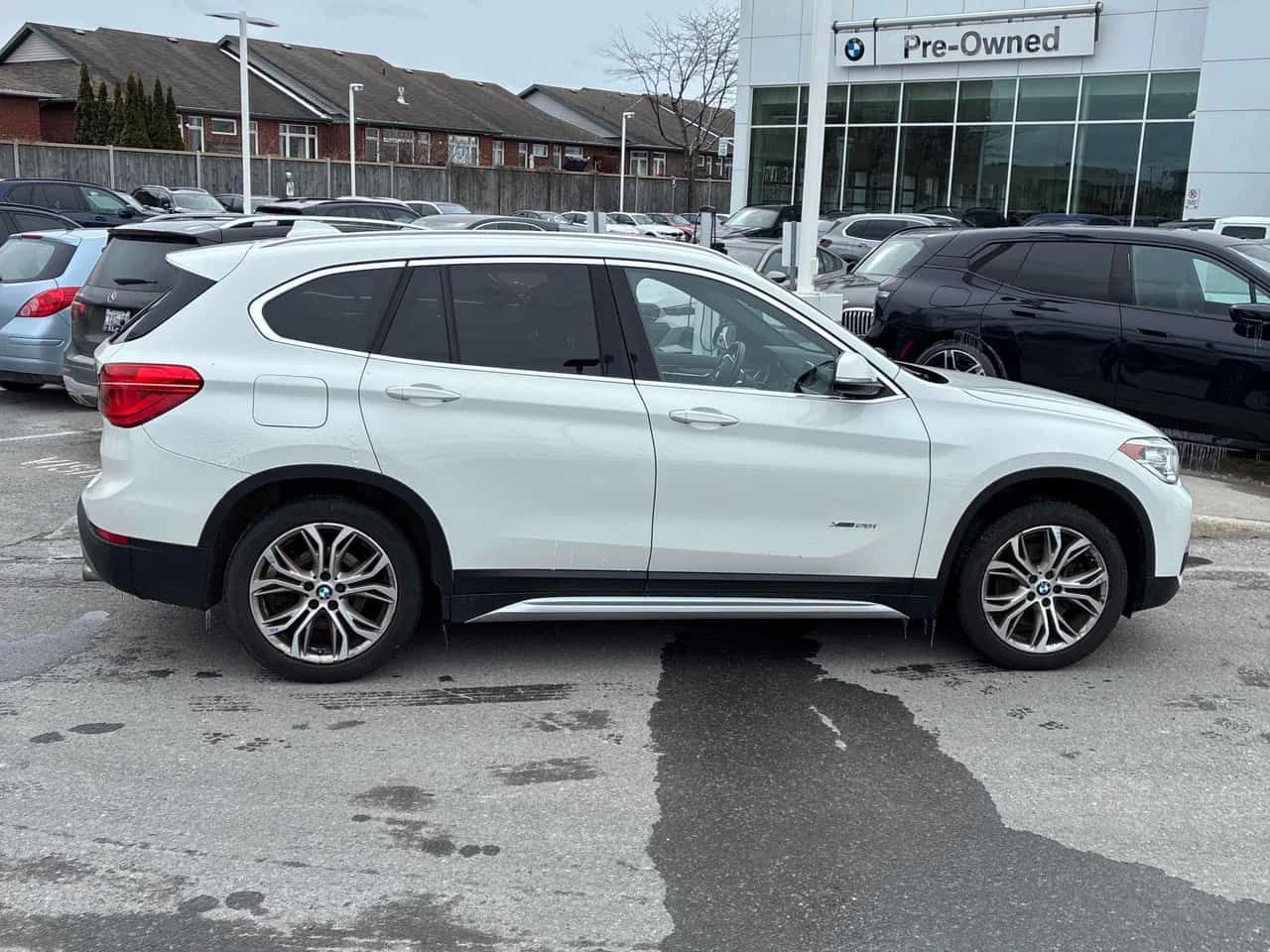 BMW X1 xDrive28i/CARFAX/ПАНОРАМА/ПРЕДСТАВИТЕЛСТВО НА BMW, снимка 4 - Автомобили и джипове - 54001682