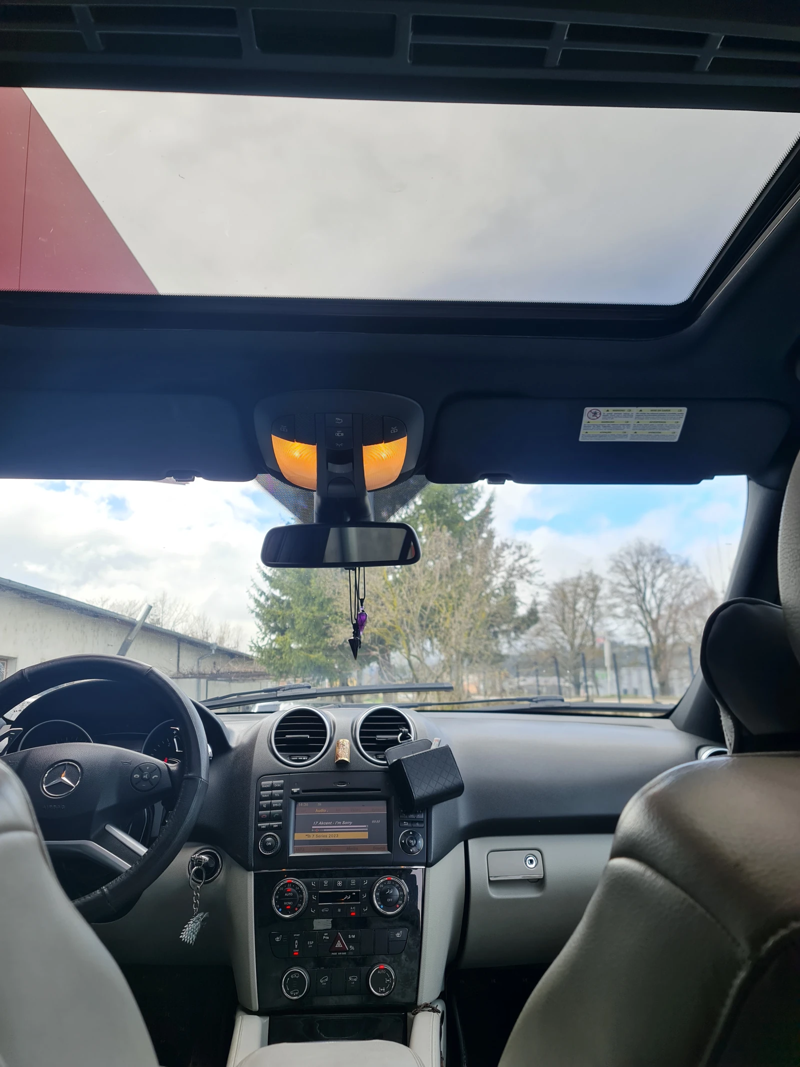 Mercedes-Benz ML 320, снимка 15 - Автомобили и джипове - 54220286