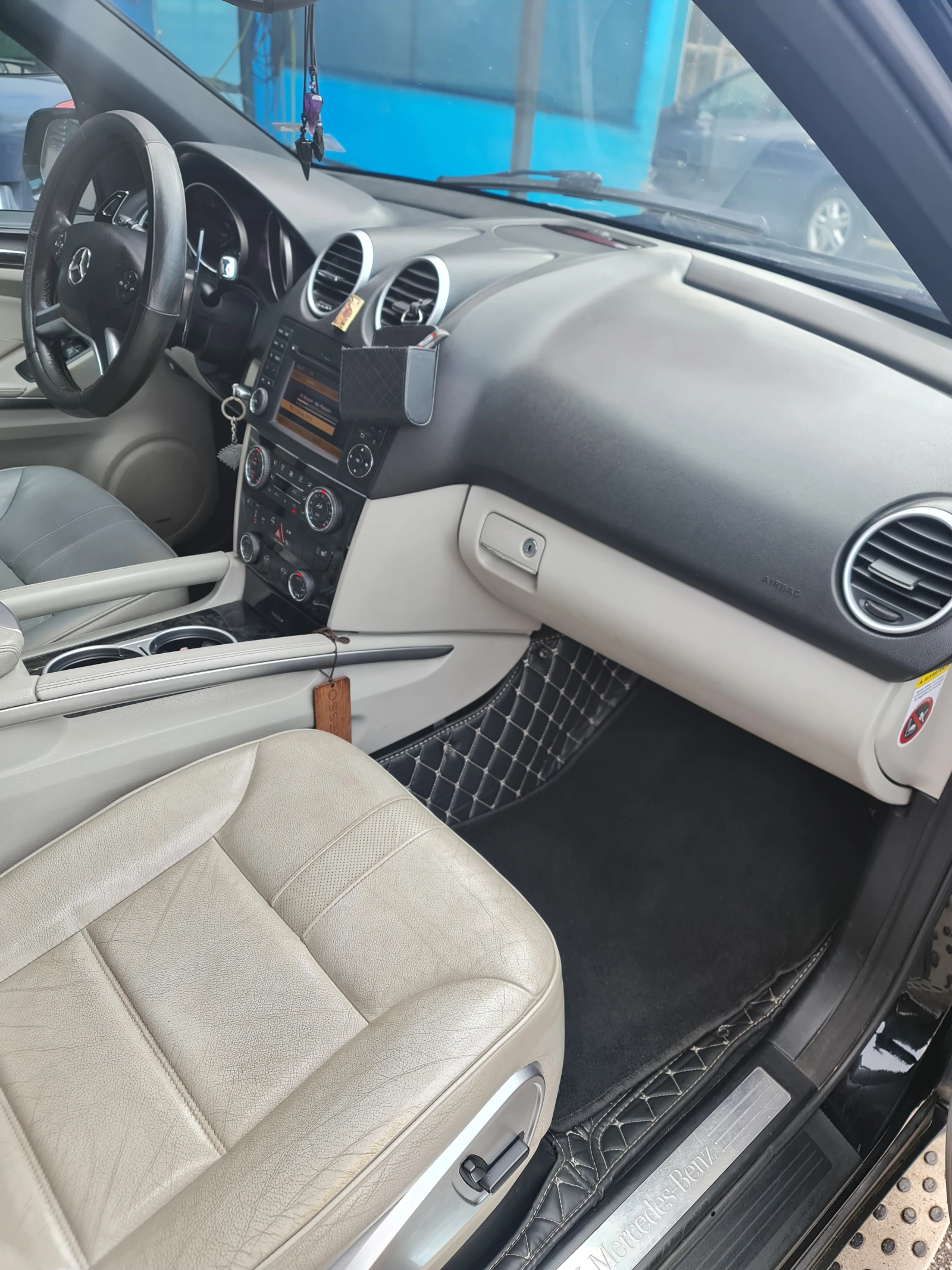 Mercedes-Benz ML 320, снимка 12 - Автомобили и джипове - 54220286