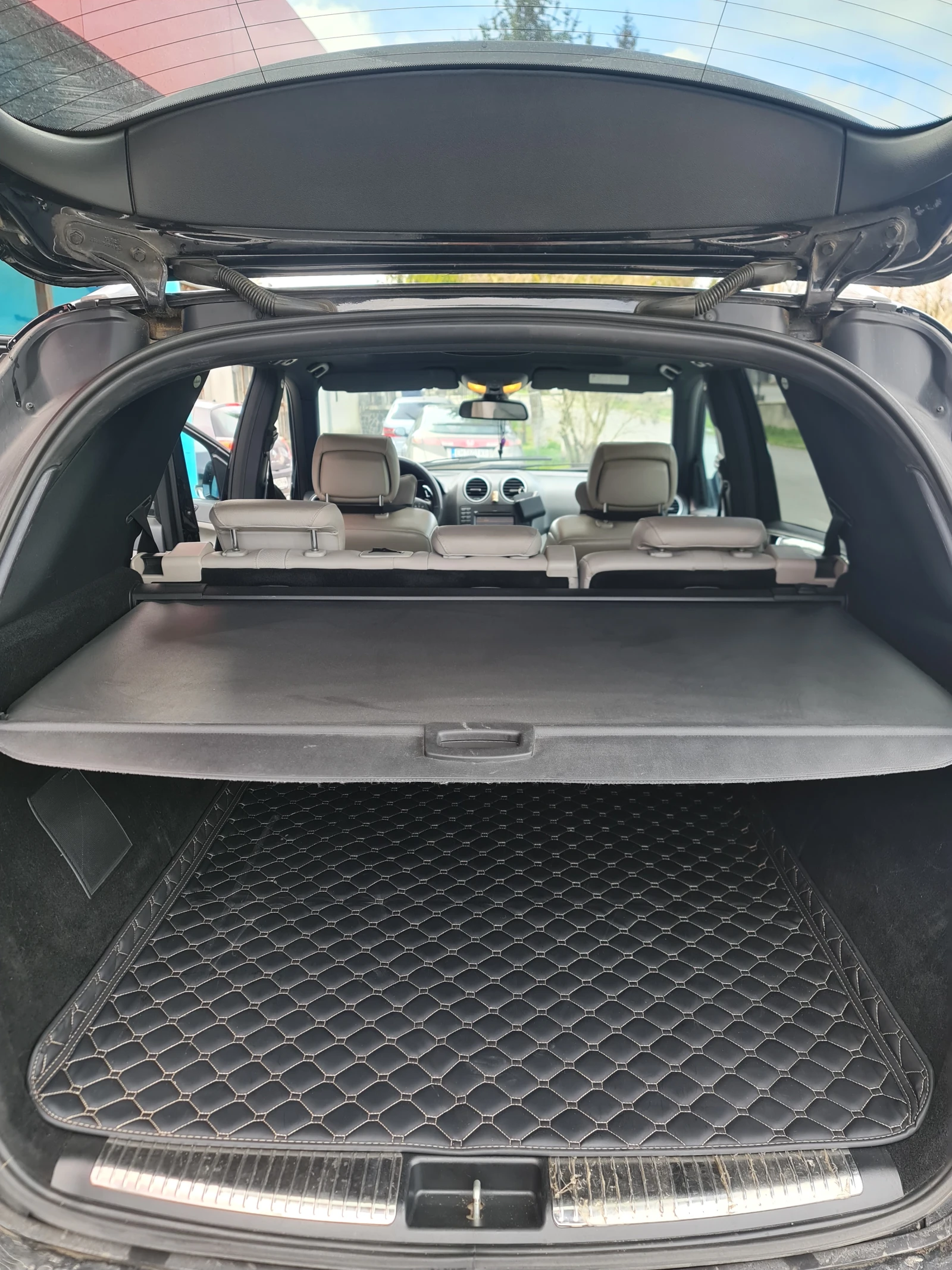 Mercedes-Benz ML 320, снимка 16 - Автомобили и джипове - 54220286