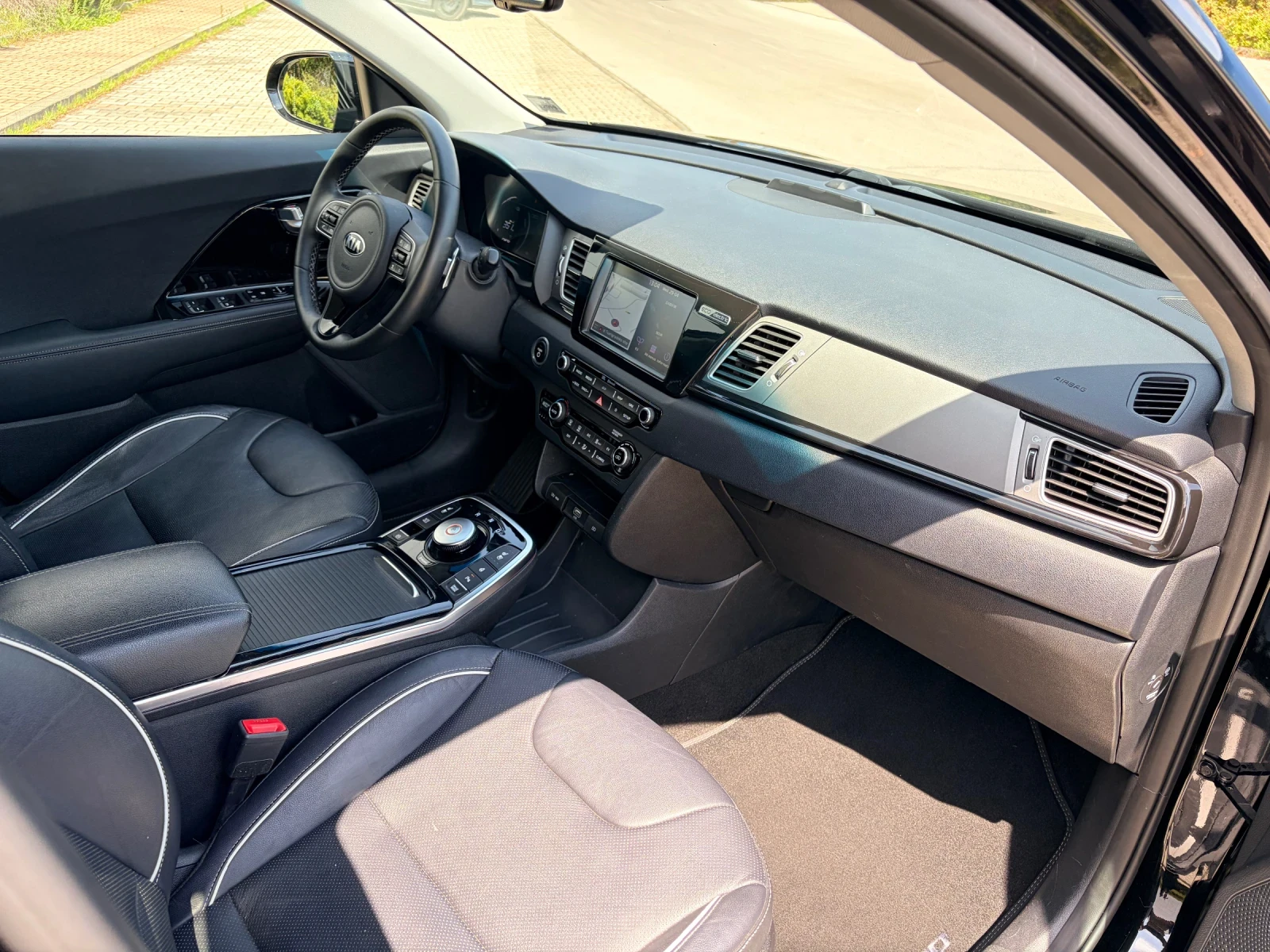 Kia Niro PREMIUM!!! 64kw 204kc TERMOPOMPA 100% SOH FUL!!!, снимка 6 - Автомобили и джипове - 54355823