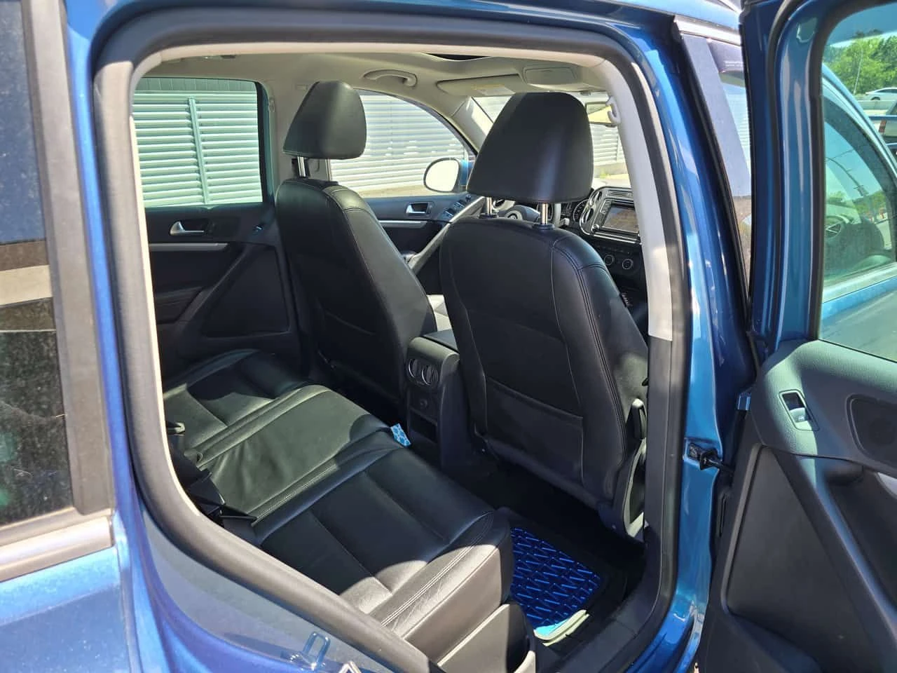 VW Tiguan * Highline * CARFAX * БЕЗ ПЪРВОНАЧАЛНА ВНОСКА, снимка 16 - Автомобили и джипове - 54993255