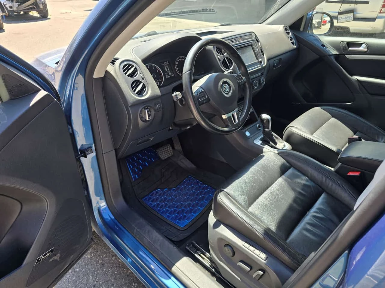 VW Tiguan * Highline * CARFAX * БЕЗ ПЪРВОНАЧАЛНА ВНОСКА, снимка 5 - Автомобили и джипове - 54993255