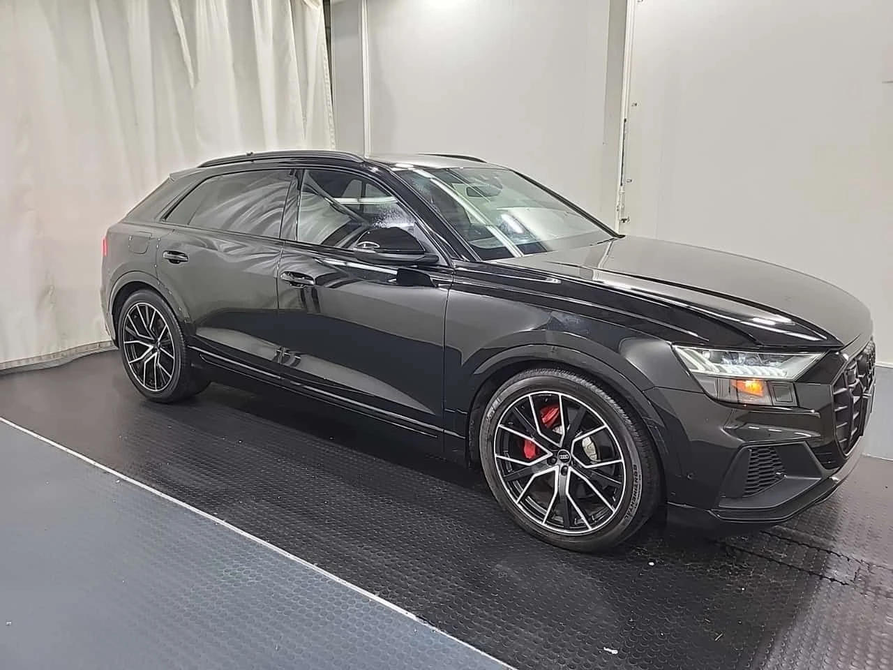 Audi SQ8 * 4.0 TFSI QUATTRO * CARFAX * ЦЕНА ДО БГ, снимка 2 - Автомобили и джипове - 55492117