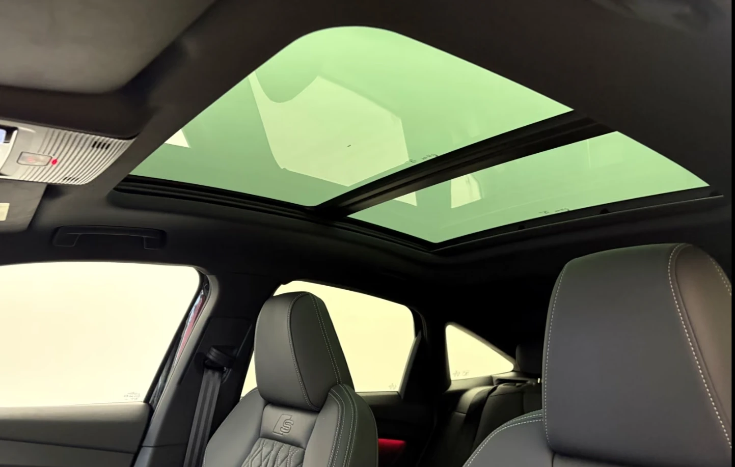 Audi Q4 E-TRON* SPORTBACK* 82KW* S-LINE* PANO* 360* SONOS*, снимка 11 - Автомобили и джипове - 55845316
