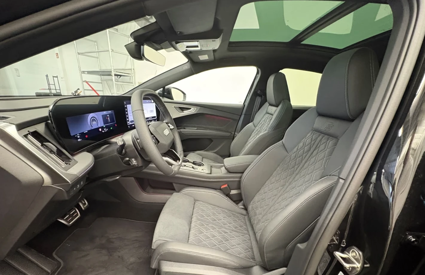 Audi Q4 E-TRON* SPORTBACK* 82KW* S-LINE* PANO* 360* SONOS*, снимка 5 - Автомобили и джипове - 55845316