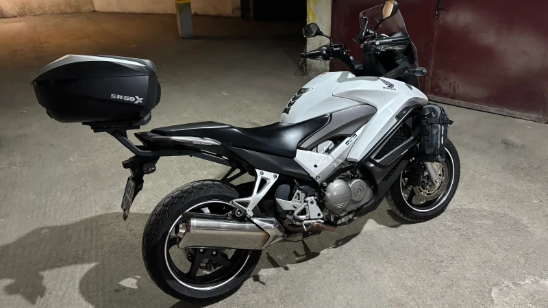 Honda Crossrunner VFR 800 X, снимка 2 - Мотоциклети и мототехника - 51469569