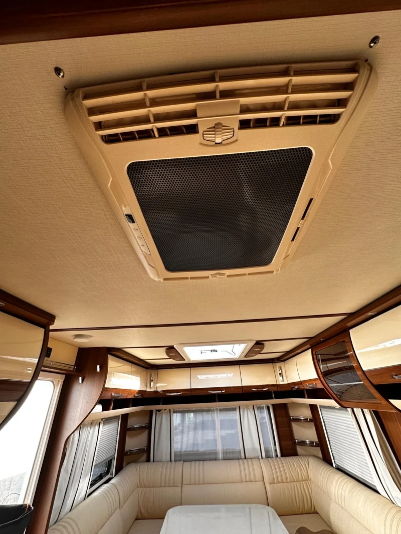 Каравана LMC EXQUISITE VIP 655, снимка 7 - Каравани и кемпери - 51658221